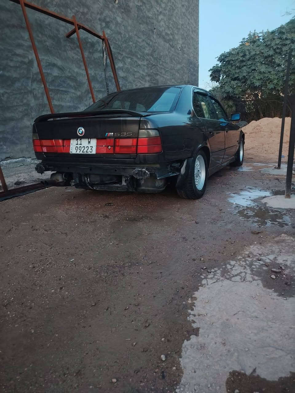 السلام عليكم
بي ام حجم 535

موديل 91

بيع او مراوس حسب لقناعه 

فول مواصفات كير عادي 

سنترلك 

دبل ايرباك

كشنات جلد

بطاين صاج 

السلام عليكم قدمت علمود اجازه طلعت فحص

 مخدرات وما رحت علمود الاجازه عادي ماكو اشكال

سلايت روف 

بجم عريض 

لايت ابولسوار
 
مكينه كير جدد 

تخم تاير 

صدر امامي جديد

صدر خلفي جديد فقط قاعده دبل وحده كايمه 

كهربائيات كله شغاله 

تبريد شغال بس لفان وكف فجئه 

رقم بغداد جديد 

هزه جديده 

سياره بسمي مشروع وطني 
السعر 45

مكان بغداد ابوغريب /***********
