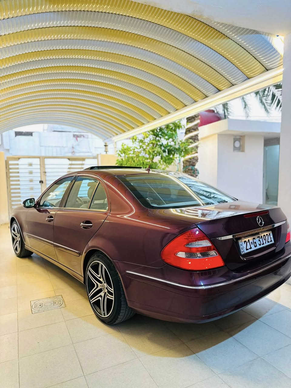 Mercedes-Benz E350 2007
-------------------------------------

#السعر : 129$ وبيه مجال بسيط

‏

#رقم الهاتف : ***********

#رقم السيارة : سليمانية 

#مكان السيارة : واسط/العزيزية 

-------------------------------------

سلام عليكم 

للبيع 

مرسيدس ام عيون W211 موديل 2007 E350 رقم سليمانية  وارد يابان مواصفات فول  افنكارد ماشية 152 الف لون مميز كرزي سيارة مصبوغة اثر جراد وصوره قبل صبغ موجودة 

تفاصيل السيارة 

1_ بصمة⁩

2_محرك  +كير  مكفولات ⁦⚔️⁩

3_تبريد 3 قطع خلفي منفصل  ❄️⁩

4_كروز سرعة🔒 

5_ كشنات جلد ⚔️⁩

6_مراية داخلية+جانبة عاكسة ⁦🔍

7_تحكم ستيرن ⁦⚔️⁩

8_ شاشة جبيرة  ⁦🖥️⁩

9_ تلفون 📞

10_تجاوي خلفية كهرباء ⁦⚔️⁩

11_حساسات امامية+خلفية ⁦⚔️⁩

12_ انارة ليلية داخلية⁦⚔️⁩

13 انارة ترحيب💡 خارجية  ⁦⚔️⁩

14_شاشة اعطال💬

15_كشنات كهرباء ذاكرة  ⁦⚔️⁩

16_لايت زنون بلادي 💡

17-بردة كهربائية 

18_ جام ازرق 

19_سستم صوت harmen kardon ⁦⚔️⁩ 

20_ويل 18 تو سايز 

21_هزة وفحص جدد           

22_صدر امامي خلفي جديد ⁦🛠️⁩

23_حساس مطر💦

24_سلايت 

25_سيدي جنجر 

 

-------------------------------------
