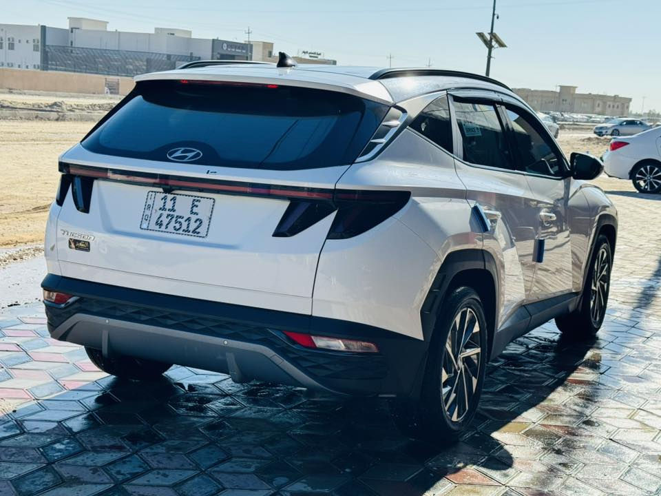 توسان 24خليجي بيها بارد بكد شبر بقبغ الجنطة ماشية 38وقابل للزيادة رقم بغداد باسمي فول عدا الفتحة كلة جديدعلى وضع الشركة السعر 203وبيها مجال مكان سيارة بغداد الكرخ /ه***********
