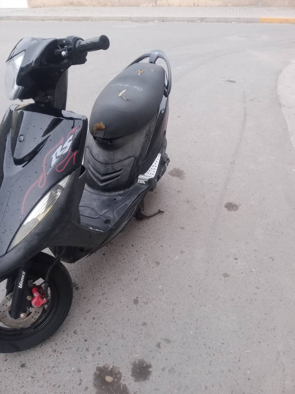 السلام عليكم
للبيع ماكس عدله 🖤🧿
كفاله كفرات مختم 
محرك مامفتوح 🔒
سلف هندر كله شغاله 
مكينه خرسه 
شلعه ومعدله 🚀
الدراجه أحله من الصوره 
السعر خاص


**إذا كنت صاحب هذا الإعلان وتريد حذفه لأي سبب، رجاءا أرسل رسالة إلى الدعم الفني**