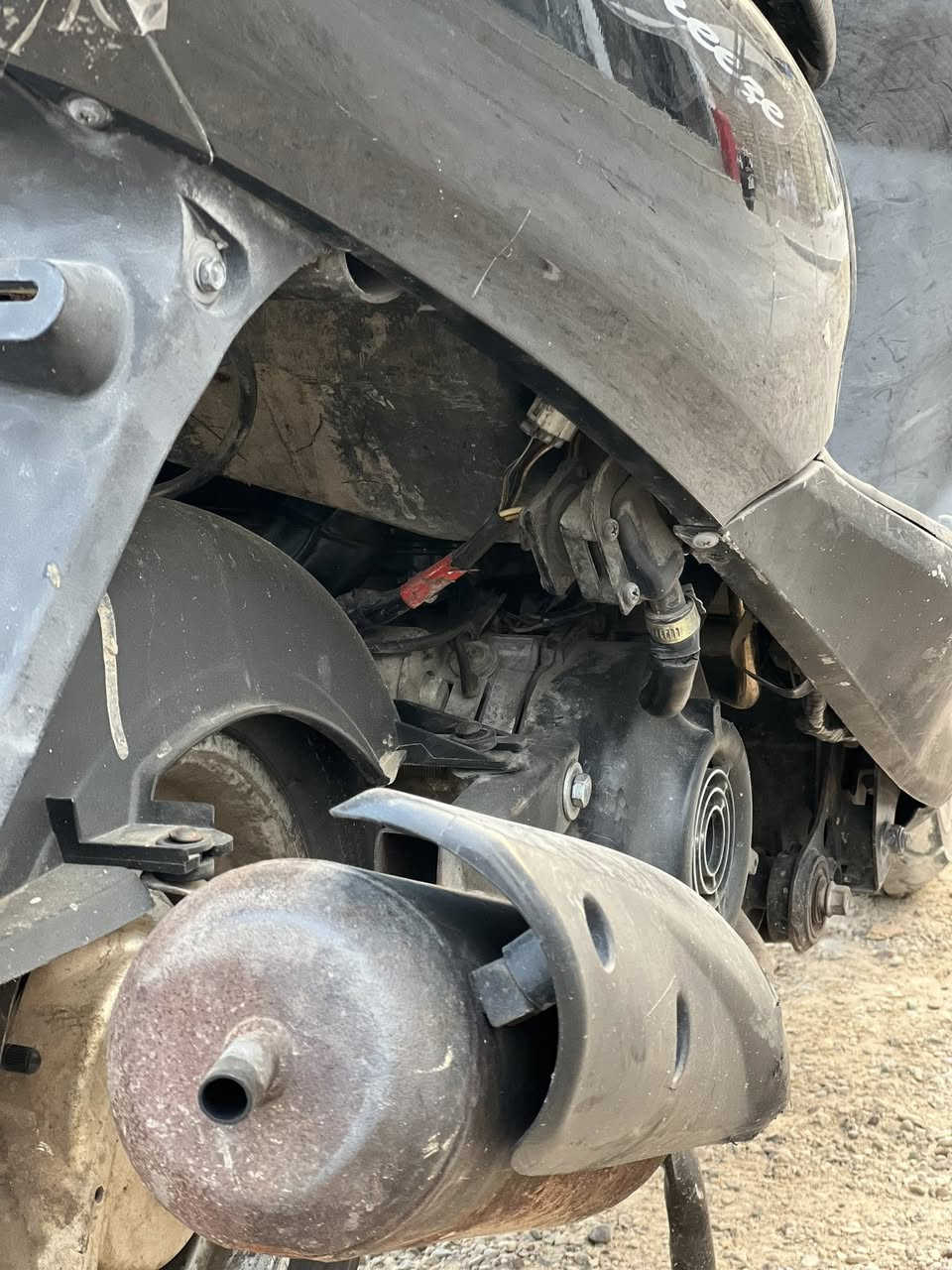 السلام عليكم إبريز 140  نضيفه وكامله فقط كابريتر بيه خربطه  السعر 375 وبيه مجال بسيط مكاني مدينة الصدر 
***********
