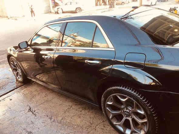 سلام عليكم اوباما للبيع موديل 2012 محرك6سلندر وكير طياره رقم سليمانيه منضومه بانزين وحداديه وتايرات جدد لايت زينون السياره داخله كلين بيها بالعراق داير خلفي مال جاملغ ورصعات خفيفه صورة السونر بل منشور تبريد ثلج سياره جديده مال جناي مامشتغل على الخط ماشيه 197 سنويه بسمي شرط التحويل مكاني بغداد حي الكراد مدينة الصدر الاتصال *********** السعر180وبيها مجال
