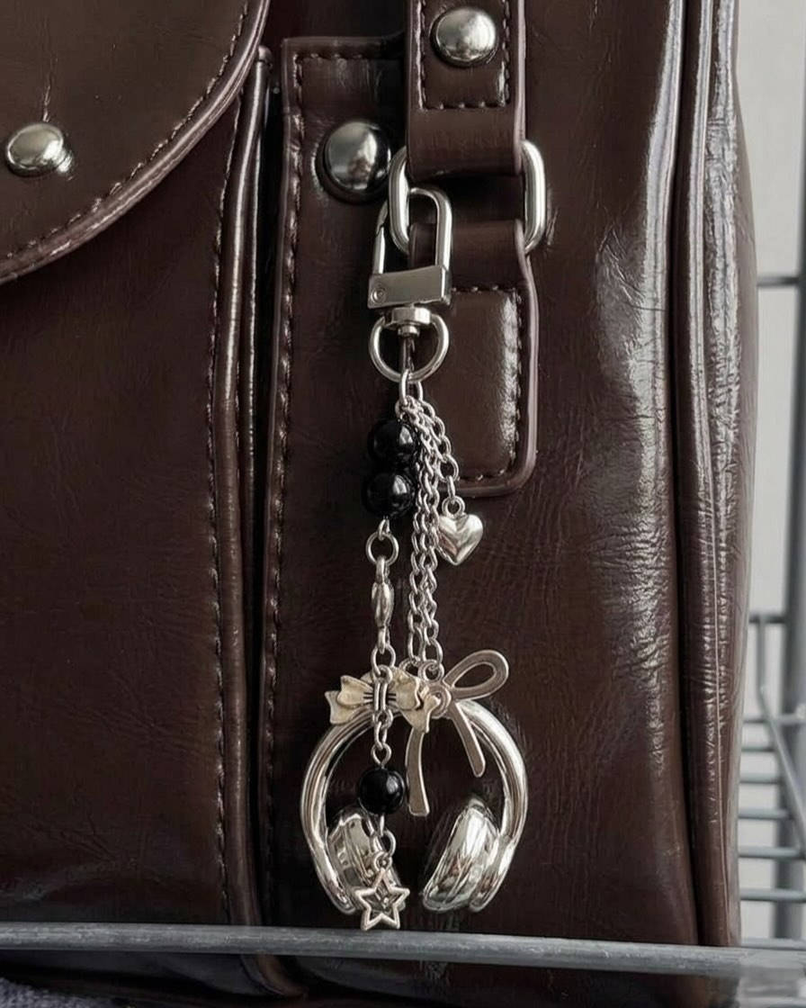 .

ميدالية السماعة
Headphone Keychain 🎧

اللون:اسود🖤فضي🩶
كوالتي جيد✨
رجـالي نسـائي 🙎🏼‍♀️ 👨🏼

سعر القطعة:3,750 ألـف🔥
____
__

متـاجرنا 👇
@stray_store1
@stray_accessorie
@stray_vintages
@stray_suits
@mars_librar.y 
@stray_stationary11 
 __.

__

توصيـل  الناصريه مركز الفين ديـنار ❇️

اقضيه ونواحي 3 الاف

المحافظات 5 الاف دينارر

💢عن طلب لايقل عن ال 12 الف دينار 
_
⛔ اذا كان اكو غلـط بالطلبيه او غير مشابـه للصوره يمكن استبداله

التوصيل في يـوم واحد فقط⚡🔥
_
#انمي #هاري_بوتر #ترند #كوول #مودل هودي ملابس ستراي_ستور


**إذا كنت صاحب هذا الإعلان وتريد حذفه لأي سبب، رجاءا أرسل رسالة إلى الدعم الفني**