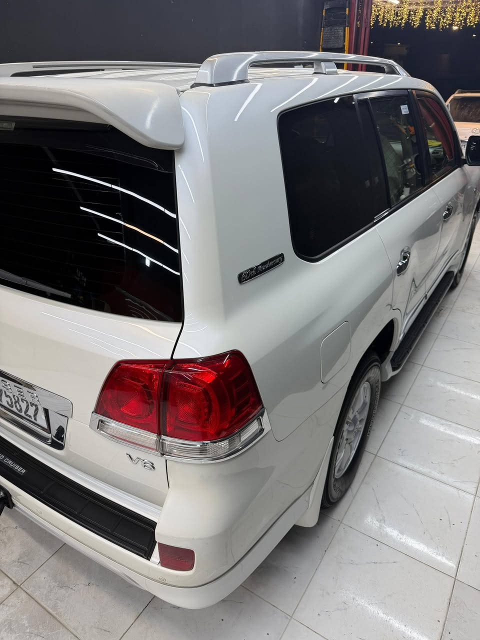 لاندكروز 2011 ستينية
كفالة عامة من صبغ وحادث وتبديل
ماشية ١١٥ 
السعر 355 مكان السيارة ميسان مركز المدينة الاتصال ***********
