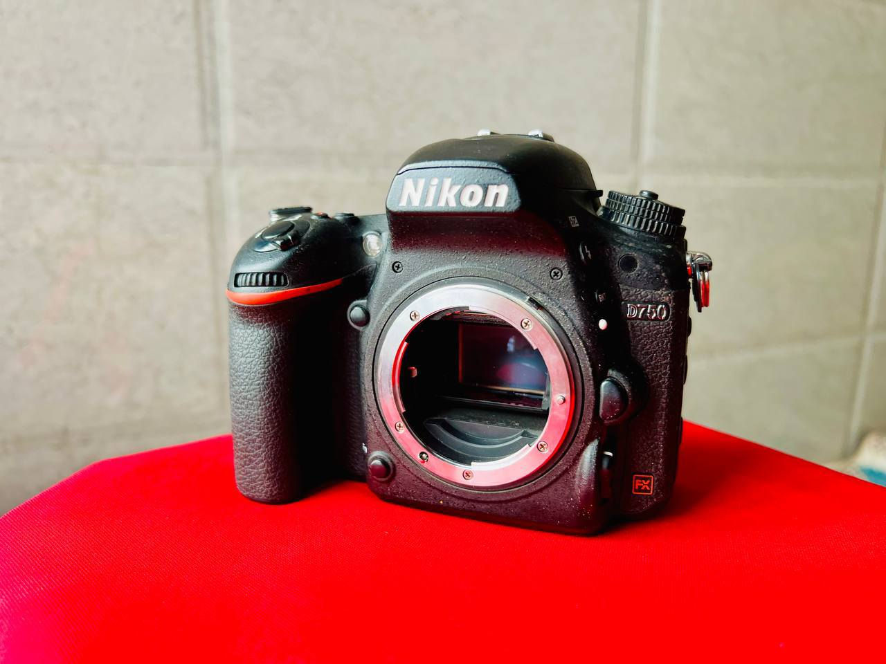 نيكون 750D فول فريم شتر عالي 
عدسة ٢٠٠/٧٠ إصدار ثاني 
السعر مليون و٢٥٠


**إذا كنت صاحب هذا الإعلان وتريد حذفه لأي سبب، رجاءا أرسل رسالة إلى الدعم الفني**