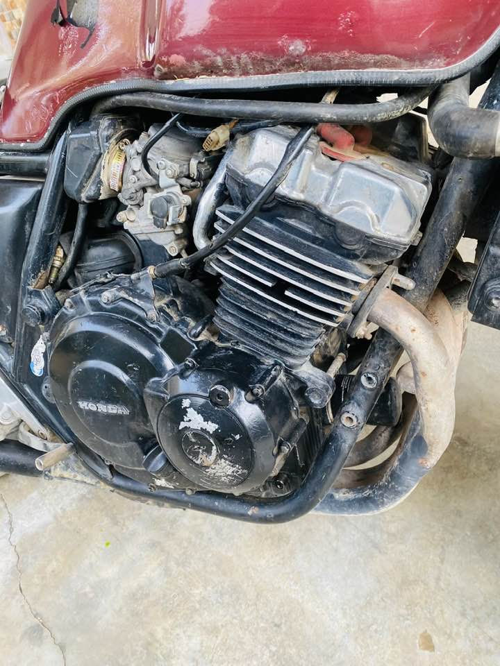 سلام عليكم سيبي 4جيل اول دراجه النمرا ال 6كايمه 12345فول بيها لاستيك ولف من شغل اسم دخان خفيف وراها يكطع كابريتات جدد حاويه يحتاجن تنضيم هوا فقط شغاله وتمشي بس سلف مرات ماتشتغل كوم حديددد أبيع جاهزه كهربائيات تايرات جدد سعرا 750وبيها مجال بيها كروز رعد *********** عنوان بلد
