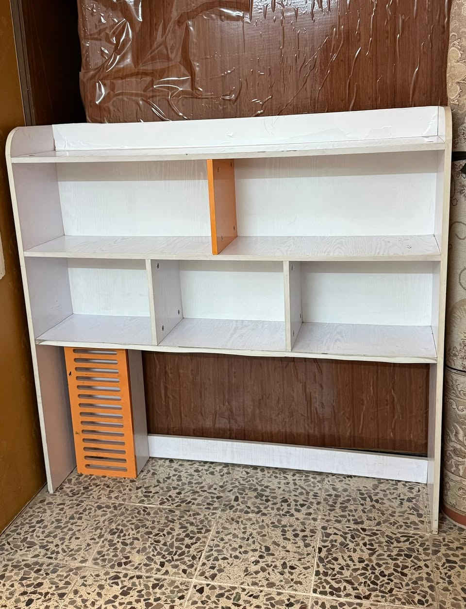 غرفة  متكونة من ٥ قطع للبيع 
سرير نفر ونص مع كومدي للسرير 
مكتبة متكونة من قطعتين ميز و خانة رفوف يرهم ينحط فوك لمكتب الرفوف تركيب و يرهم مفردات 
تعلاكة ملابس

السعر ٢٥٠ الف 
اضافة الى مرايا طويلة زجاجهه اصلي ثقيلة 
السعر ٥٠ الف 

للحجز المراسلة على الخاص


**إذا كنت صاحب هذا الإعلان وتريد حذفه لأي سبب، رجاءا أرسل رسالة إلى الدعم الفني**