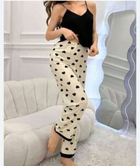 ملابس • توصيل