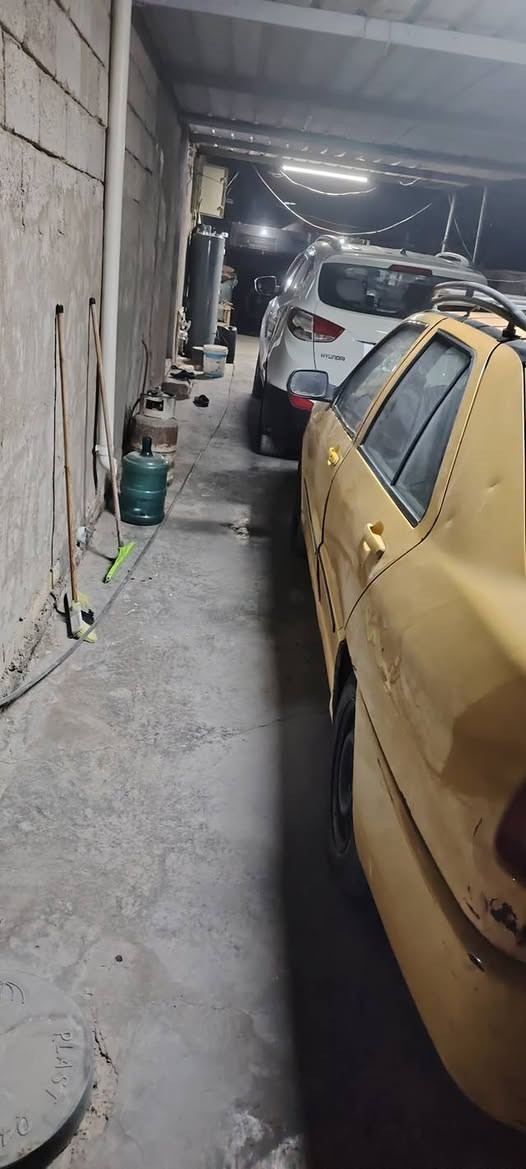 شيري كوين 2009 الكشر شوفت عينكم تحويل ثاني يوم عليها هيئة وغرامات 250 الف ينزلن من سعر السيارة كير ومكينه كورلا يارس 1600 السعر 27 وبيها مجال ***********
