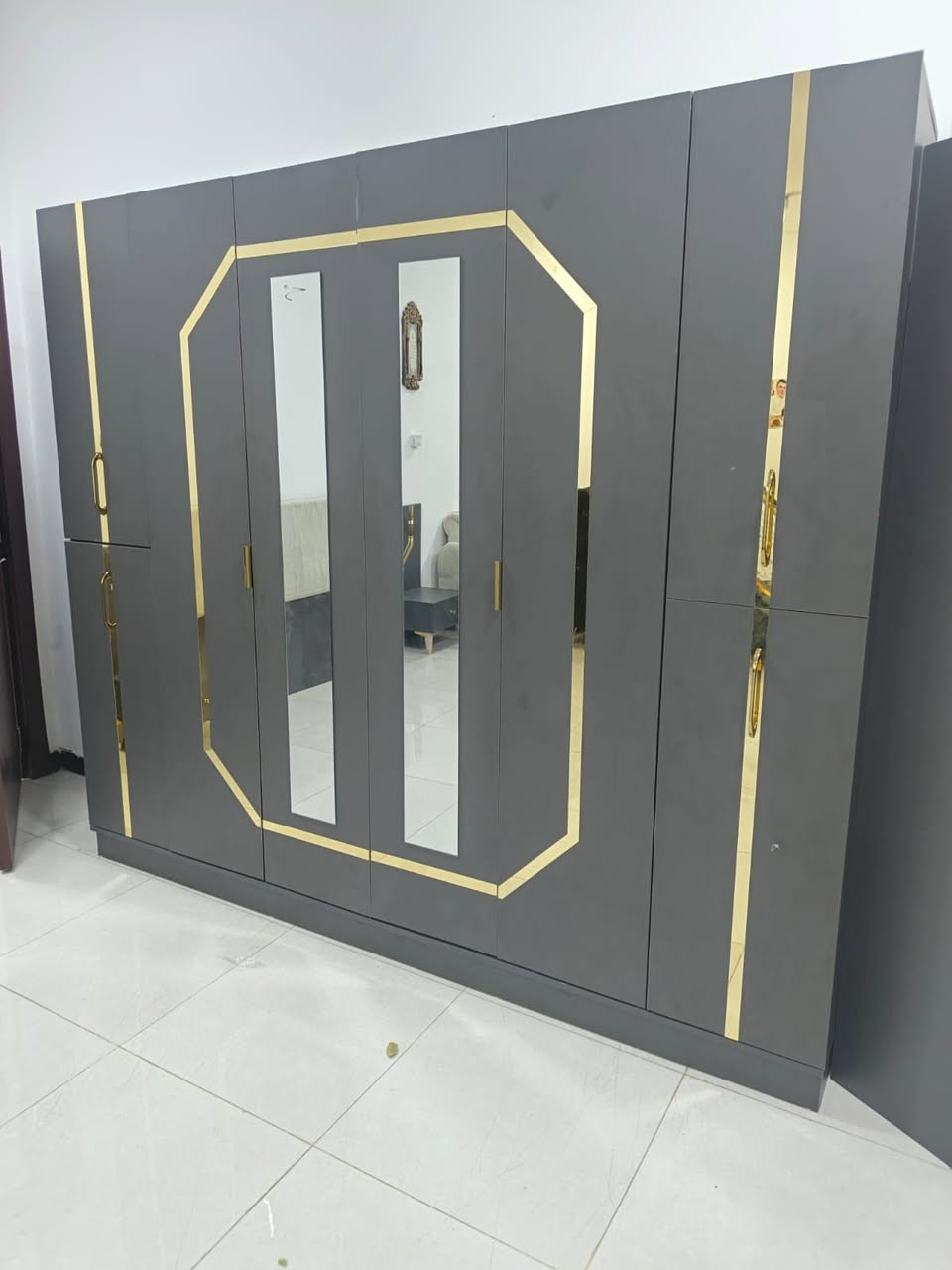 غرفه تركيه للبيع السعر 550 الف 
عنوان قرب سيطرة الموظفين
للاستفسار ***********
