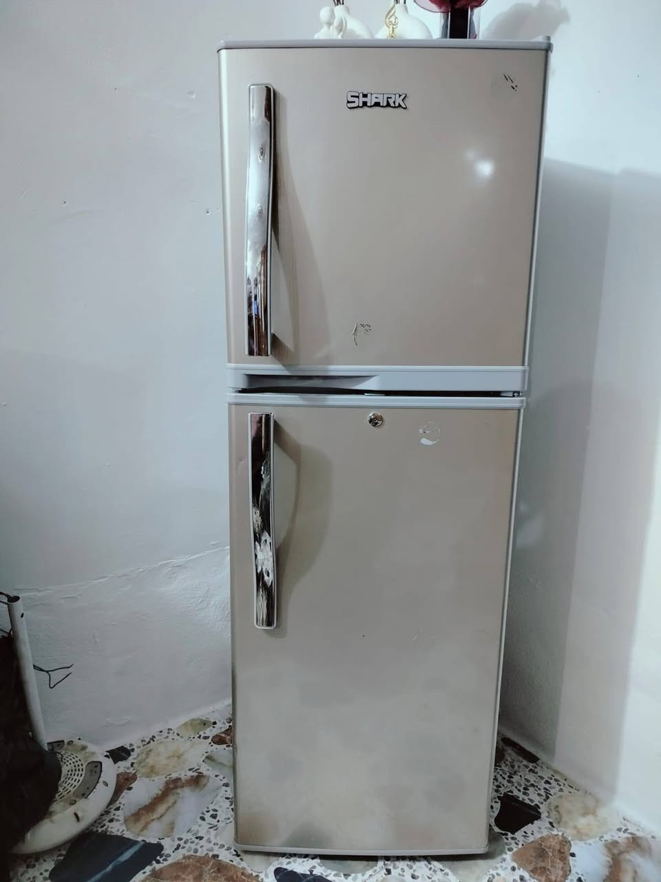 السلام عليكم اخوان ثلاجه البيع نضيفه مادخله تصليح السعر 150 بيه مجال مكاني المحمودية ***********
