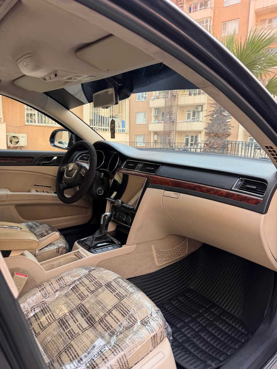 سكودا سوبر بي  20 ورقه غرامة تنزل من السعر 
فول مواصفات vip كشنات جلد تدفئه امامي خلفي
مرايات هيتر صندوق السياره شفط حركتين يفتح ويغلق
لايت عدسة زينون ومواصفات السيارة كثيرة ومعروفه للاستفسار 
*********** دهوك, العراق
