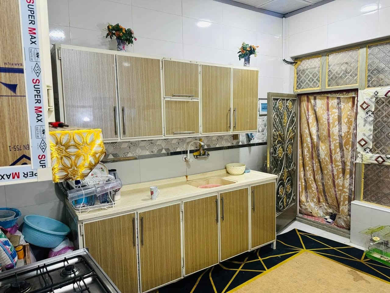 بيت للبيع150مترالسعر100وبي مجال عنوان شارع المطار الجديدقرب قاعة الياسمين ***********
