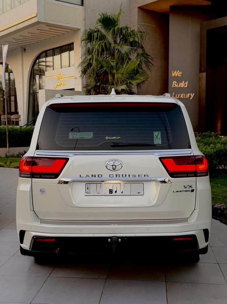 السلام عليكم
لاندكروز vx limited s 2025 
ضمان شركة ساز مكفولة كفالة عامة ومغلفة ppf بلكامل 
ماشية ٣٩ الف كيلو  سياره كلش جديدة 
السعر ٨٣.٥$
***********
مكاني بغداد الدورة
