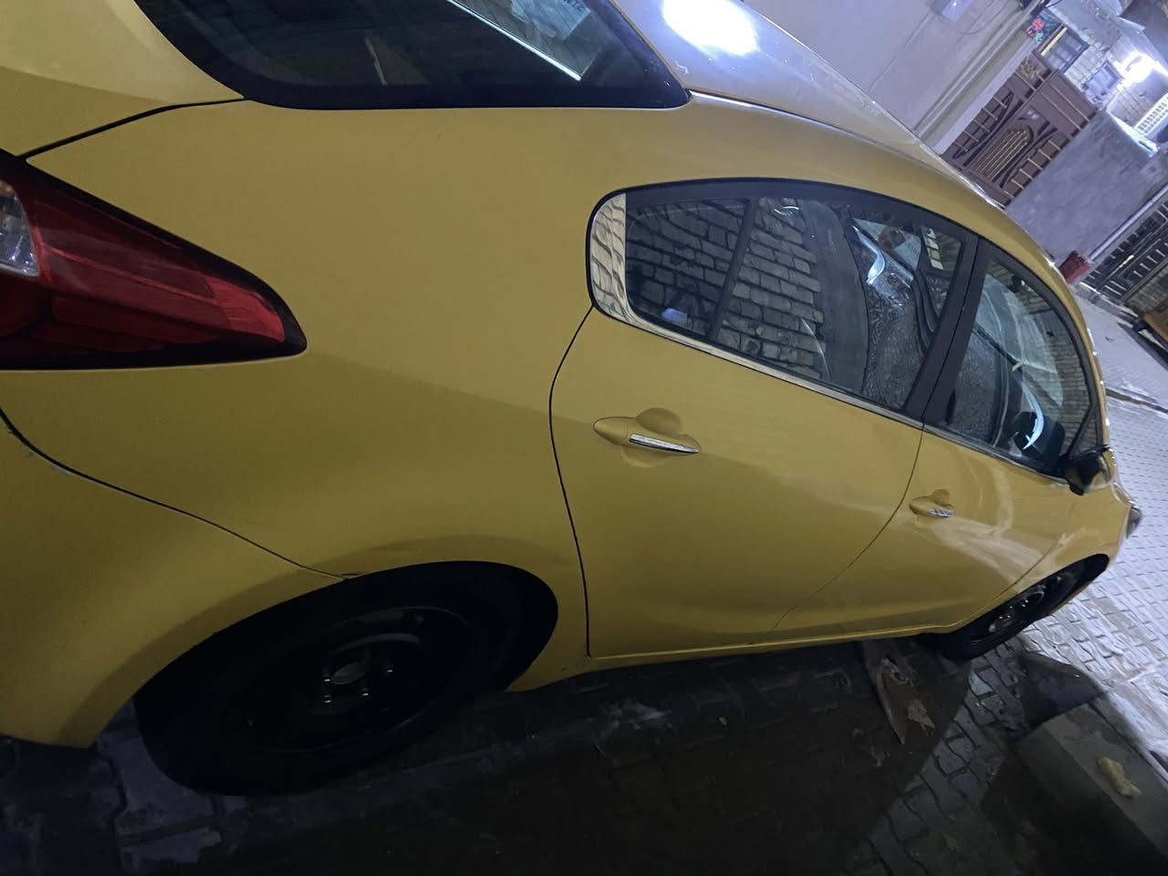 السلام عليكم فورتي موديل 2015 فئةExسيارة فول مواصفات 
مكاني بغداد الشعله رقم الهاتف ***********
