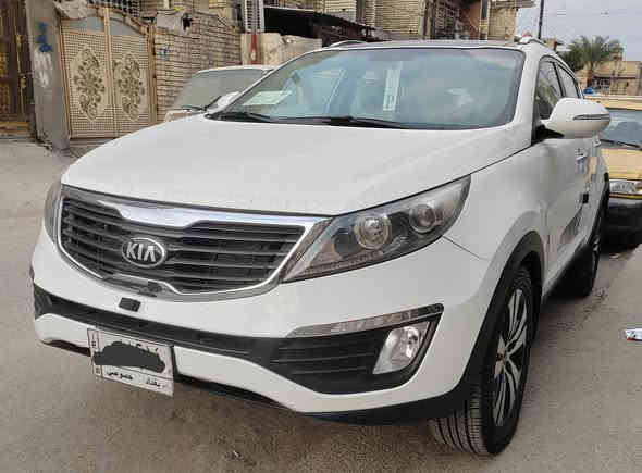 كيا سبورتج خليجي موديل 2014 فول مواصفات ١/١ 
السياره مكفوله من الصبغ والضربه والتبديل حتى الدعاميات بدون صبغ 

محرك دوش 2400 ما مفتوح كير ما مفتوح  تبريد ثلج تخم تاير جديد 
 كله السيارة ع وضع الشركه برغي ممفتوح. بيه

مواصفاتها. 

 بصمة 
بنوراما 
محرك 2400 دوش 
كشنات جلد 
كشن كهرباء 
 فول تحكم ستيرن جهتين 
 بردة صندوق خلفية 
كامره 
داخل رصاصي
حساس خلفي
 ويل 18
لايت لد 
بكلايت لد 
5 ويل كب 
مري شفط
  اشاير بالمري   
مخارج واكس يواس بي نضام ايكو 
نظام اي بي اس

رقم السياره بغداد مشروع وطني مكان السياره بغداد
للتواصل***********
