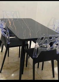 ميز طعام • جديد