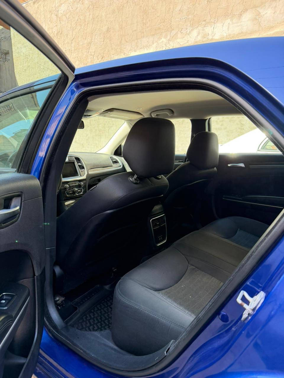 اوبامه 300 2019 سياره جديده مامشتغله خط اصل سياره مكفوله بيه بس بارد مكانين بصيطات
سياره ماشيه 90 
كير مكيينه تبريد مكفولاات تايرات جددج سيااره جدييده رقم بصره سنوتينه نهاايت 27
رايده 240 او بيه مجال رقمي ***********
