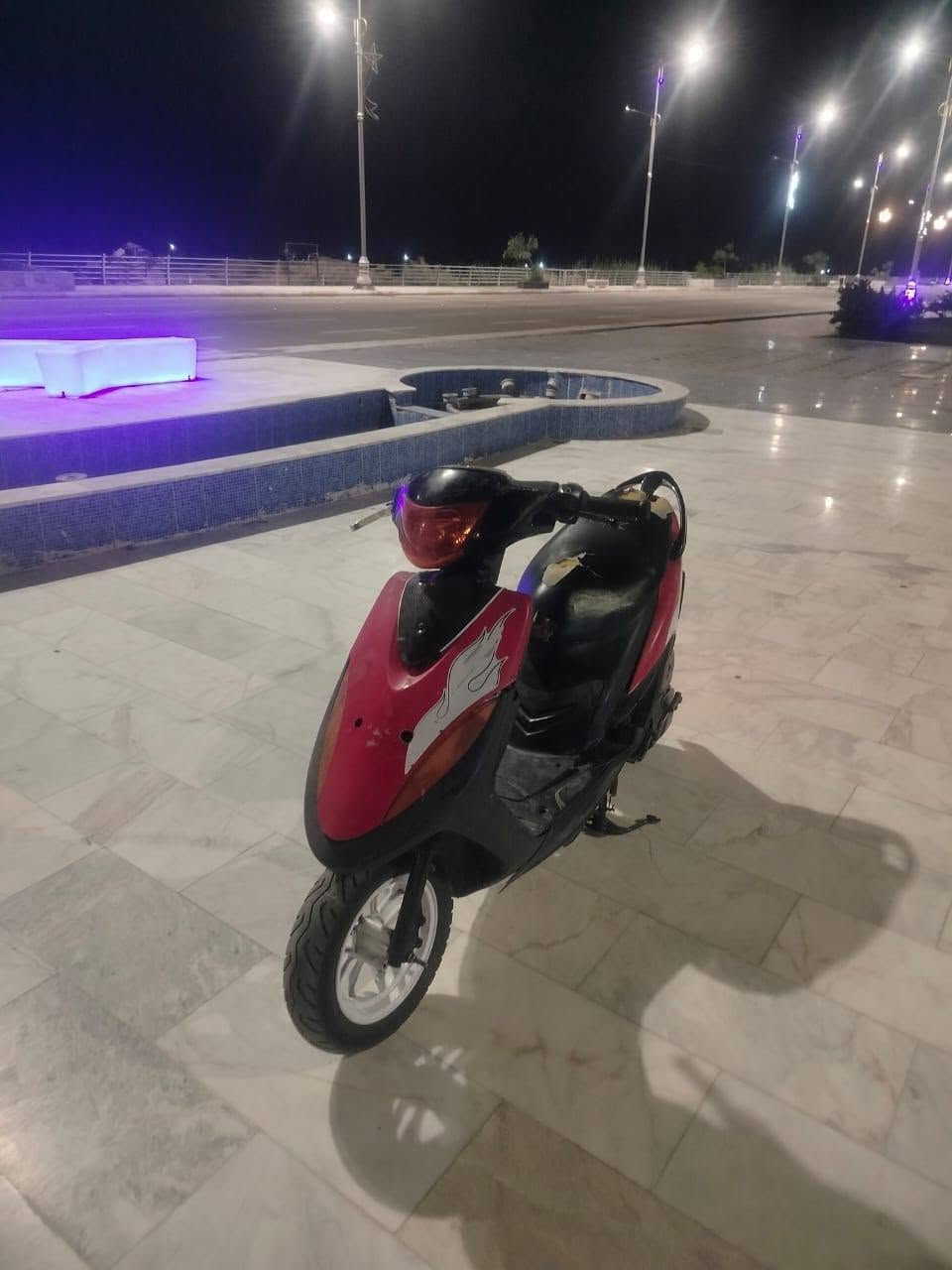 ماكس 49 للبيع  كفراتها الاصليه سلف هندر مكينه ناعمه خرسه شرط شلعه معدل حلوه دراجه كامله سعر 450 وبيها مجال مكاني كوت شراي يتصل ***********
