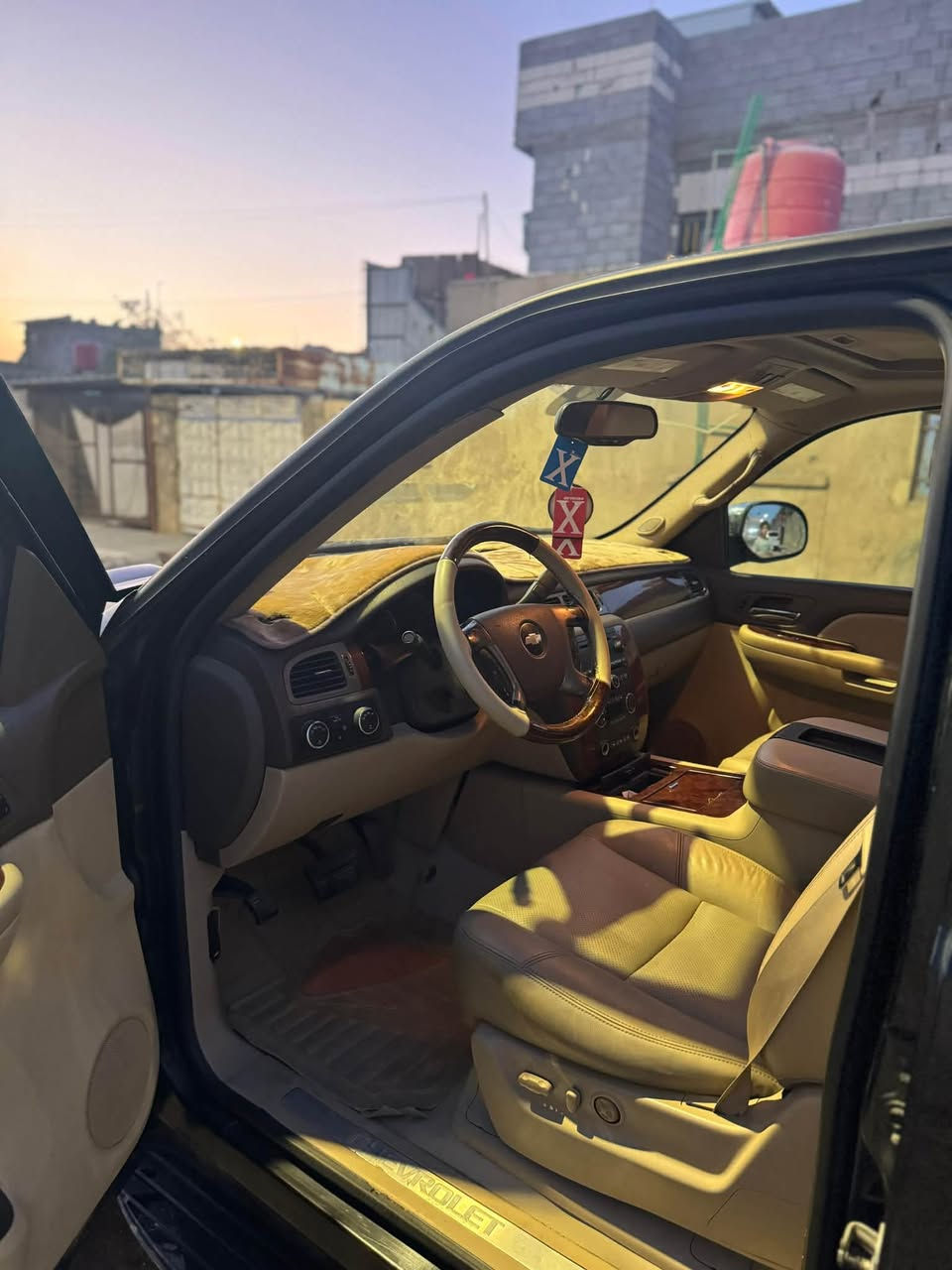 شوفرليت تاهو 2009 LTZ للبيع خليجي سياره جديده استخدام شخصي ع ايدي كفاله عامه مكينه كير حداده تخم تاير تبريد توا شاد منضومه كامله سياره جاهزه من كلشي تورباين جديد مكان سياره بصره الزبير  الشراي يتصل وبلخدمه ***********
