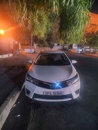 للبيع كورلا موديل ١٤ خليجي لون ابيض ثلجي  مكينه ٢٠٠٠  كفاله من الصبغ و...