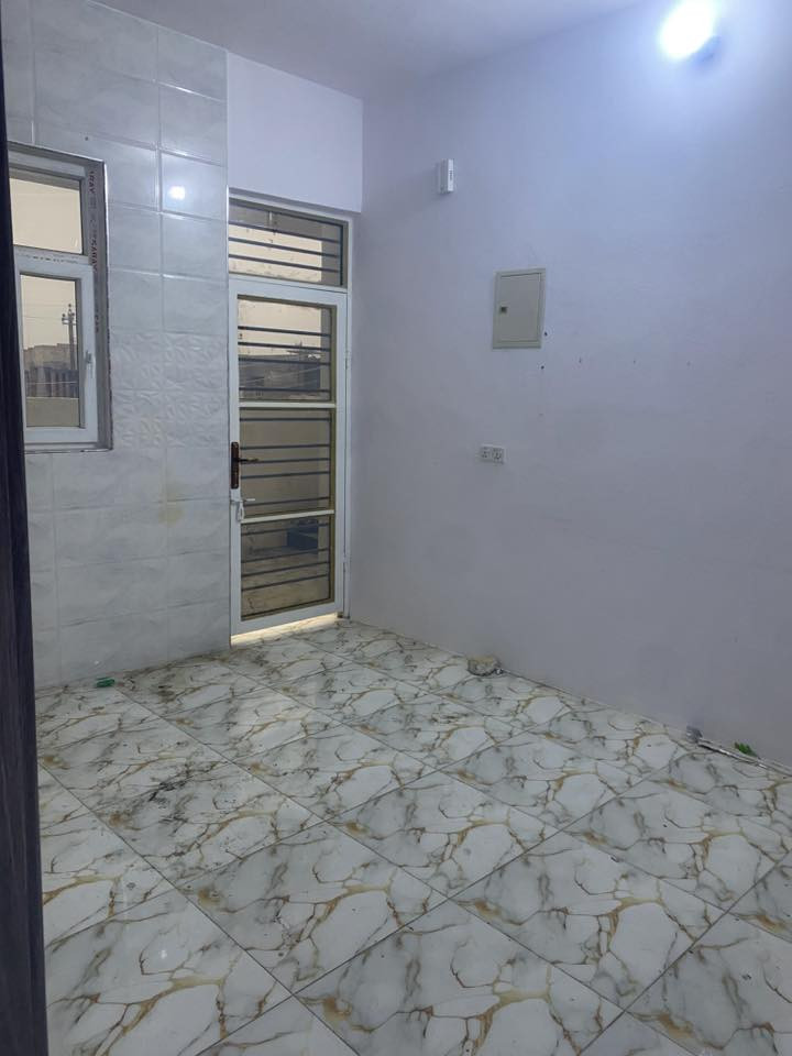 � فرصة مميزة للإيجار – مشتمل راقٍ
🔹 مشتمل طابق ثاني للإيجار
📍 الموقع: الفلاحة – قرب قاعة شهرزاد للأعراس
📐 المساحة: 125 م²

✨ المواصفات:
• غرفتي نوم مريحتين 🛏️
• صالة استقبال واسعة
• مطبخ عملي
• صحيات داخلية وخارجية
• الصحيات (غربي + شرقي) 🌞
• منور + بيتونة
• سطح خاص
• بناء حديث 2025 🆕
• موقع مميز قريب من الشارع العام
• متوفر سخان مياه 🔥

💰 مناسب للعوائل الباحثة عن الراحة والموقع الممتاز

📞 للاستفسار والتواصل:
***********
📲 متوفر واتساب
