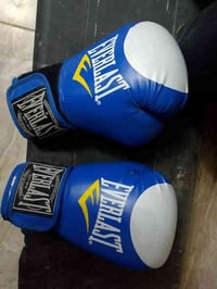 ٢ كيس • ٢ جف • جنطة ٣٥ كيلو