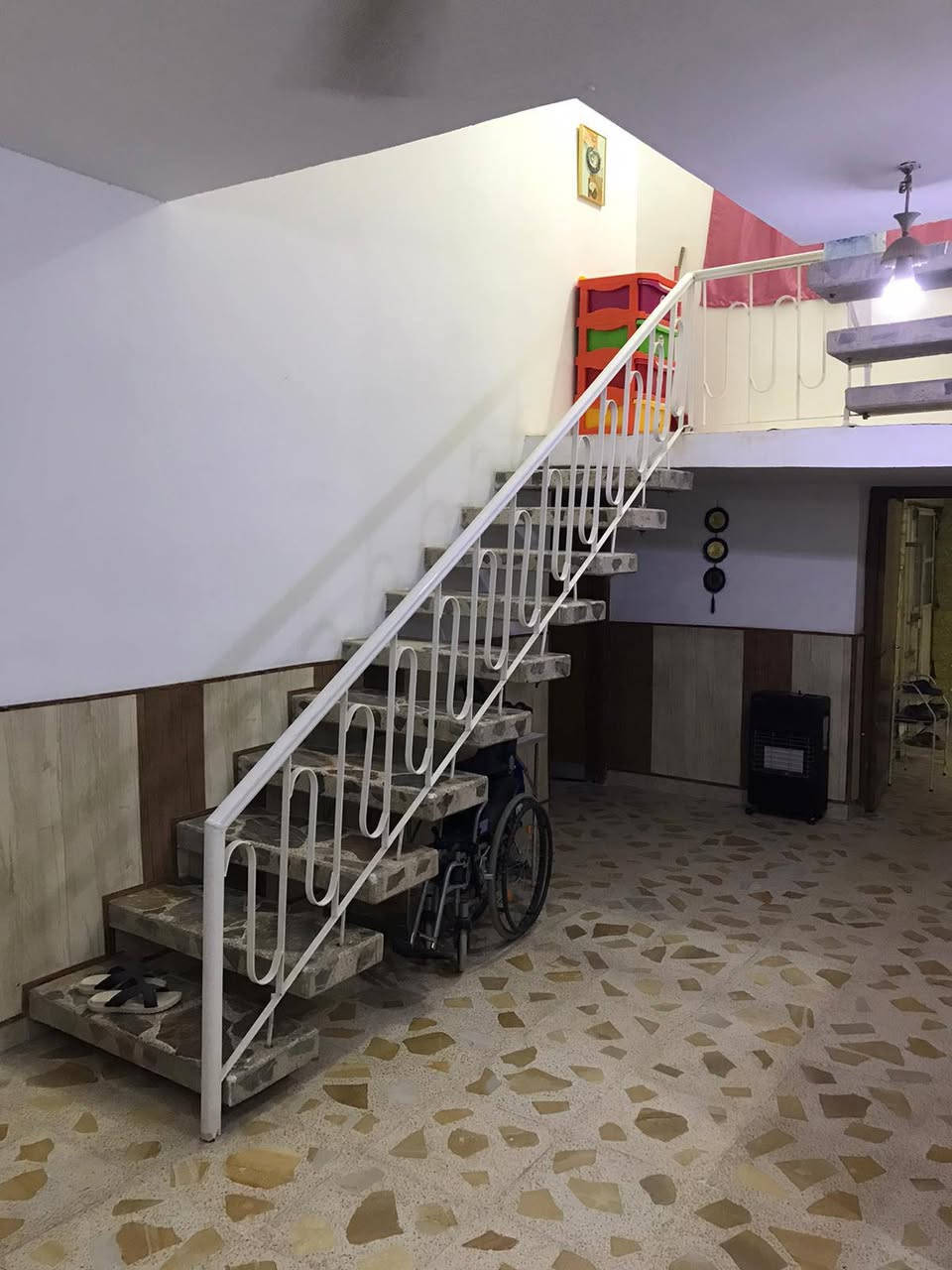 ⚘️ اذا كنت تبحث عن سكن في موقع مميز او للأستثمار في الحله فهذا دار للبيع في حي الضباط مقابل سنتر الأسعار .
⚘️ الطابو صرف ، و مساحة العقار ٣٦٠م ، عرض الشارع ١٥م ، الواجهة حوالي ١٦.٢٥م ، النزال حوالي ٢٢.٢٠م .
⚘️ موقع مثالي ، ممكن ان تبني مكانه سكن أو عقار تجاري .
☎️ من يرغب بالتواصل مباشرة مع المالك كاظم الحلي ، عن طريق الواتسآب :
 ***********
