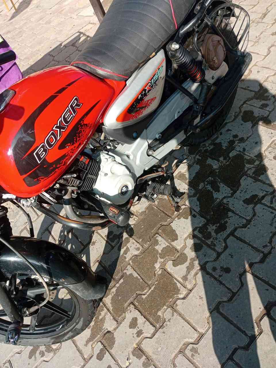 سلام عليكم
بوكسر موديل 21 على 22 دراجة نضيفة حلوة تجي شوفها بعينك نفس صورة 
مرقمة بااسمي ثاني يوم احولك 
مكاني بغداد الكفاح هذا رقمي 
***********
سعرها مليونين بيه مجال بسيط حك جية
