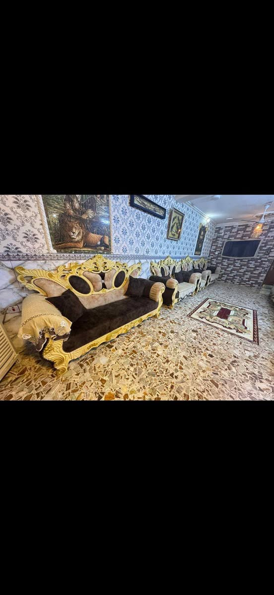 السلام عليكم أغراض استعمال قليل نظافتها ٩٩ بالميه التخم ١٥ مقعد مفصلي مليونين نريده مليون وربع كله تسكام ثقيل والكاونتر أيضا فصال مليونين ونص ابيعه مليون و٧٠٠ وياه الساحبه هديه العنوان بغداد الشعله القطاع السابع وعندي توصيل وهذا رقم بي واتساب ***********
