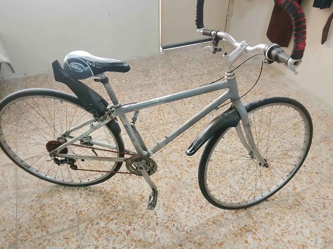 بايسكل للبيع اكتب سعرك واذا عجبني ابيعك


**إذا كنت صاحب هذا الإعلان وتريد حذفه لأي سبب، رجاءا أرسل رسالة إلى الدعم الفني**