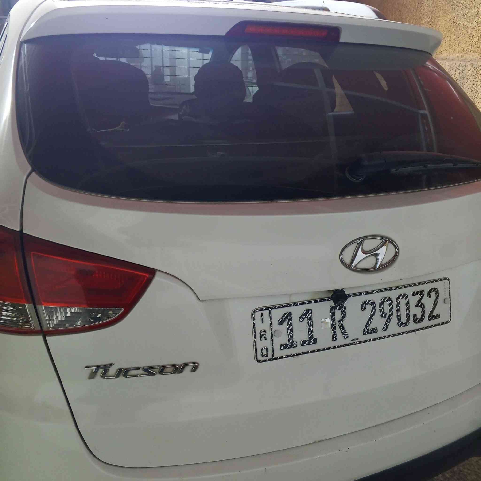 سياره توسان موديل 15 بغداد باسمي رقم جديد مابيها اي نقص
جاهزه بيها صبغ بخشم البنيد بدون اي أضرار داخليه ما عدا تبديل الشباك وبيها بارد بالباب عكس السائق عنواني بغداد الغزاليه موبايل *********** السعر 150 ورقه وبيها مجال
