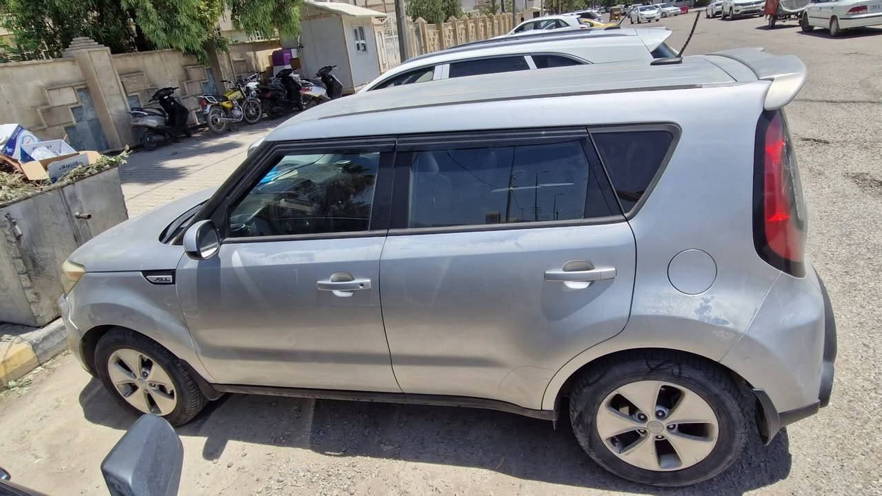 السلام عليكم عندي صول 15 بيها جراد وارد امريكي ضربتها جاملغ مصبوغة حزام جمالية محرك بي تبخير 
سعرها 82 بي مجال  
مكان الكوت 
تبريد نظافة دواخل ممتازة 
للاتصال ***********
