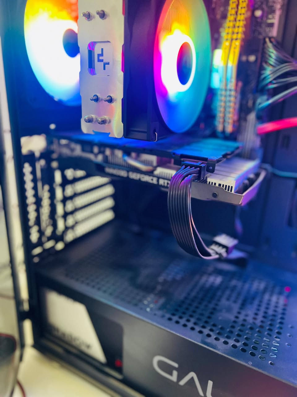 كارت شاشه 2060سوبر
معالج كواري فايف جيل ١١
رامات ١٦ كيكا بايت
ديادر ار فور ٣٢٠٠ ميكا بكسل 
هارد ٥١٢ ام تو دو
هاردات ٥٠٠ hhd
هارد 500 hhd
كيس كلاكسي 07 بلاك
شاشه كيمور حجم ٢٤ تردد ١٤٤ هرتز
ويا سماعه وكيبورد وماوس وماوس باد دراكون 
ويا ميز كيمنك جديد 
وسماعه فيفين ار جي بي
ويو بي اس  kstar.  1500V
 السعر كلهن مليون
وابيعهن كلهن سويه
مكاني بغداد
مبايل ***********
