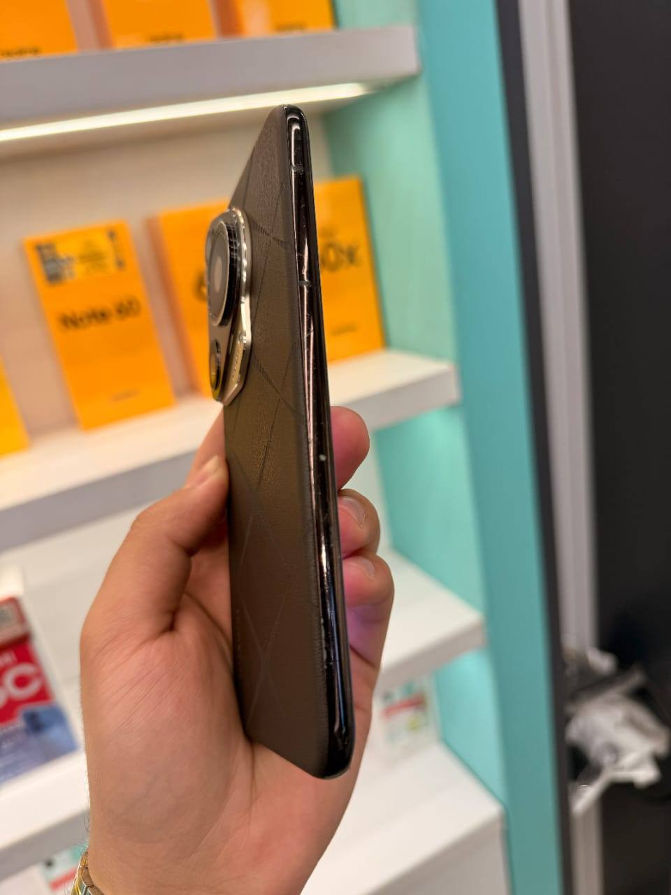 هاواوي بيورا 70 الترا 
512 ملحقاته كاملة الجهاز ولا غلطة فول نظافة 
850 الف
***********
