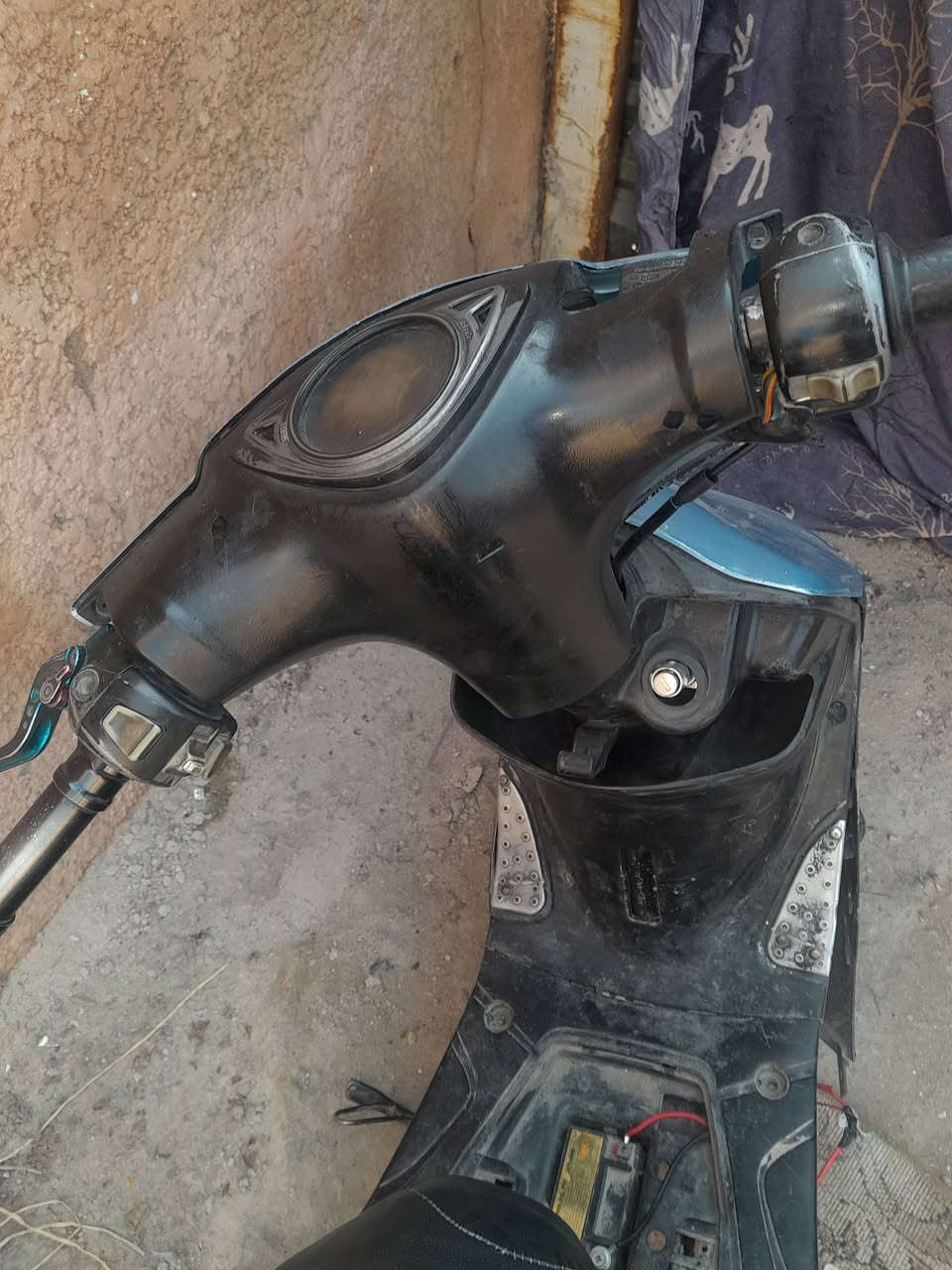 السلام عليكم 
تفصيخ  ماكس او بيع شغالة بس الكابريتر يخربط شنو المحتاج موجود  بغداد الحبيبية مقابل مطعم وليد 
***********
