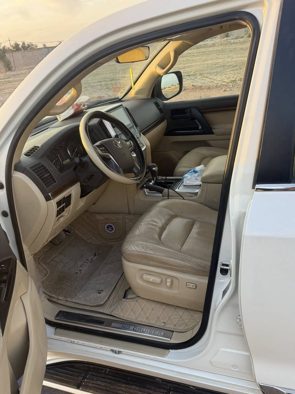 يا الله لاندكروز للبيع موديل 2016 بريم  رقم بغداد الأماني سياره نضيفه بمعنه الكلمه بيه بارد شبر باب العبري موضح بل صوره والباقي كفاله 6 سلندر  سياره ماشيه ٩٥  فول كشنات كهرباء مري شفط تحكم ستيرن ثلاجه فتحه سقف بصمه أبواب بصمه تشغيل السعر ٤٨٠ ورقه وبيه مجال العنوان نجف طريق كربلاء عمود ١٥٠ استفسار اكثر اتصل أو واتساب ***********
