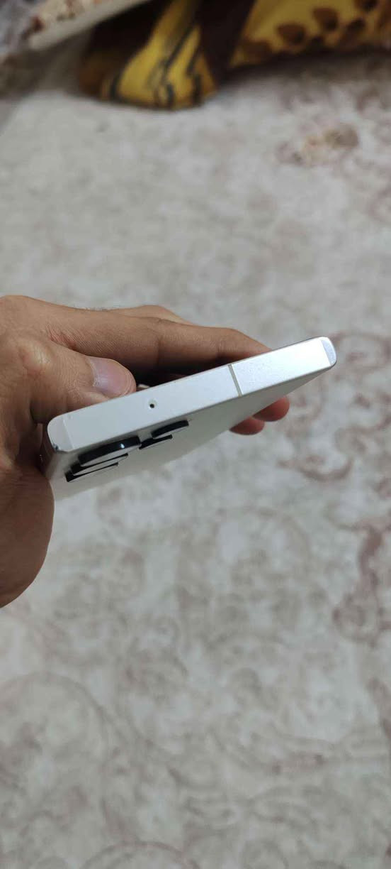 Galaxy S23 ultra 
256gb RAM12
Snapdragon 
%100 خاوێنی ڕەنگی سپی أربيل, العراق


**إذا كنت صاحب هذا الإعلان وتريد حذفه لأي سبب، رجاءا أرسل رسالة إلى الدعم الفني**