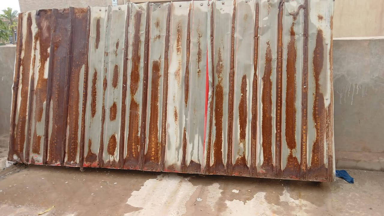 للبيع سقيفه للبيع الطول 3م والعرض متر ونص للاستفسار الاتصال على الرقم ***********
