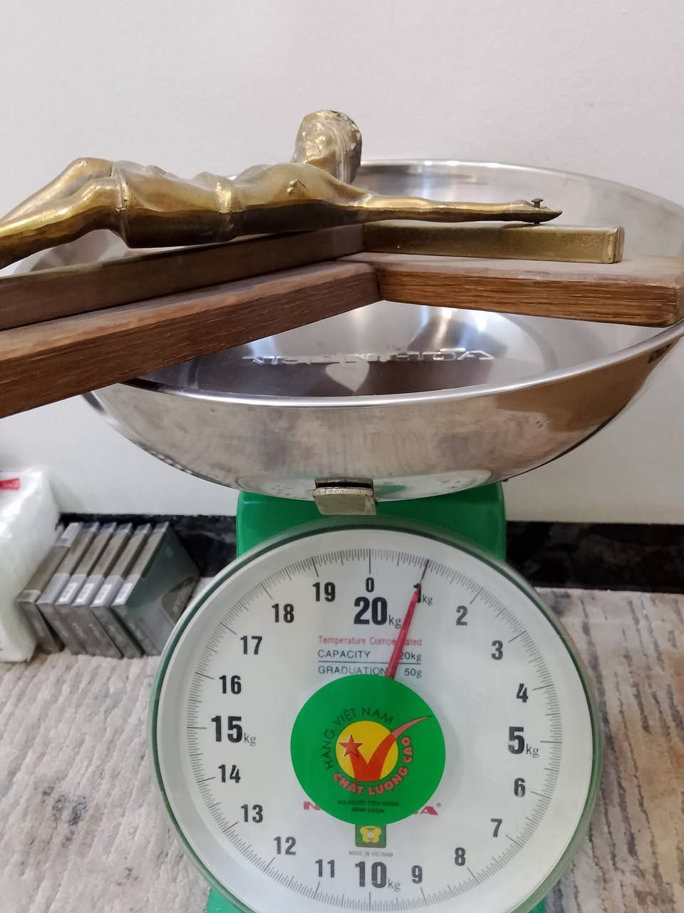 من النوادر 🌹🌹 نحاس 🌹🇮🇶 خشب اصلي عتيق 🌹🇮🇶 قطعة اثرية 🌹🇮🇶 تحفة 🌹🇮🇶 
السعر 50 الف @إشارة


**إذا كنت صاحب هذا الإعلان وتريد حذفه لأي سبب، رجاءا أرسل رسالة إلى الدعم الفني**