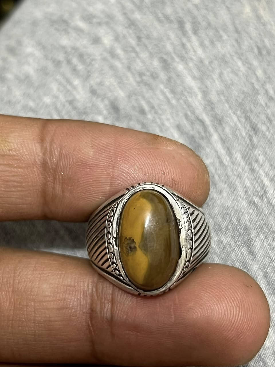 خاتم داودي 

فضة925
 السعر 60

الشراي***********

المكان بغداد حي اور
