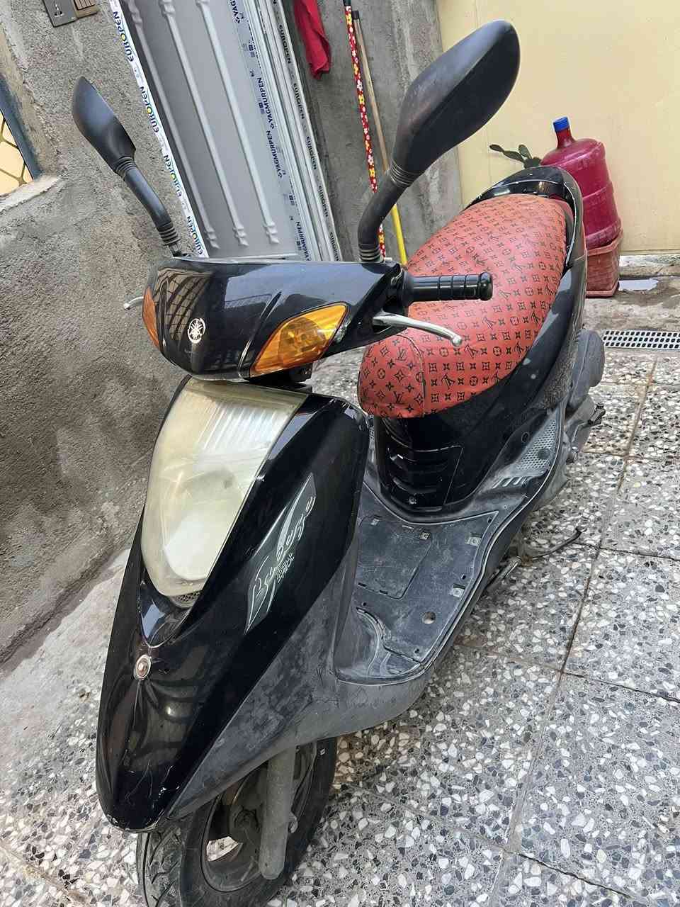 سلام عليكم دراجه للبيع نوع بريز /ياماها/ 140 /كابريتر دراجه نضيفه نكره سلف شلعه ومعدل لا نضوح ولاتنقيص دهن ولا تبخير دراجه خير من الله السعر 750 وبيها مجال شي قليل المكان بغداد البياع ***********
