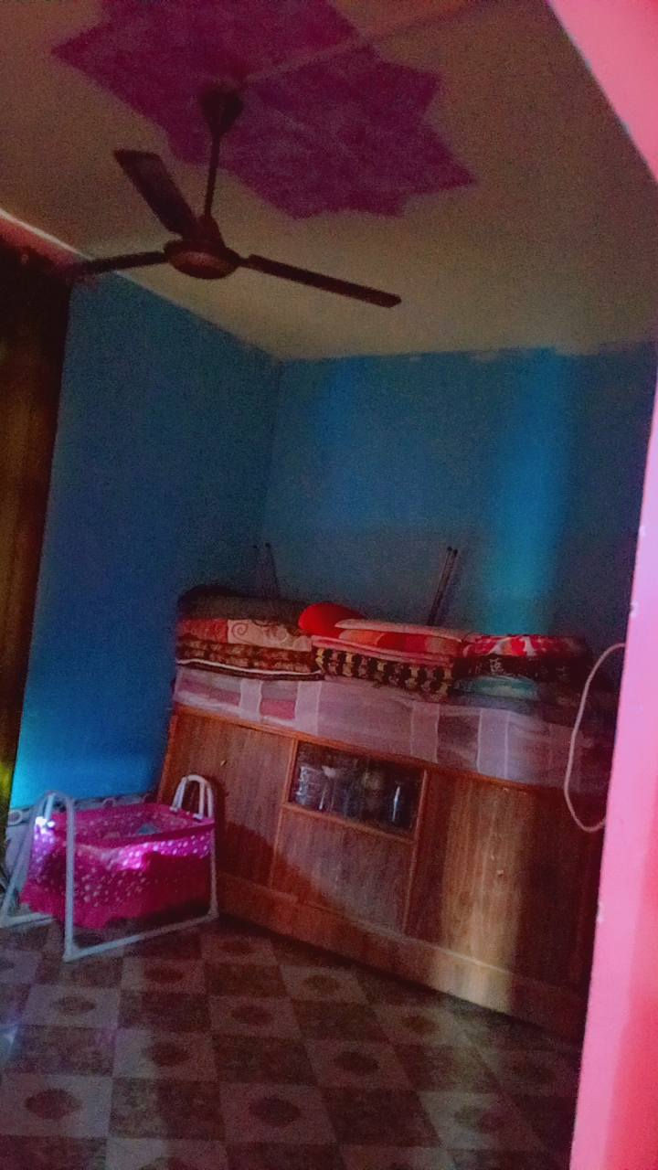 دار سكن للبيع  يتكون من طابقين جاهز كل نقص ماكو
المساحه 350 متر 
المنطقه حاوي العباس شارع حسن ال وارد قرب المدرسه 
الطابق الارضي 3غرف نوم 
صاله ومطابخ حار وبار 
وستقبال  مع ساحه كبيره 
مع صحيات خارجه
الطابق الثانية
غرفتين نوم + صاله +مطبخ   مع صحيات مع ساحه جدام 
البناء طابوك بناء درجه اولى كونكريت متعوب عليه كلش  كافه الاخدمات موجوده 
السعر خاص اومراسله الصفحه ***********
