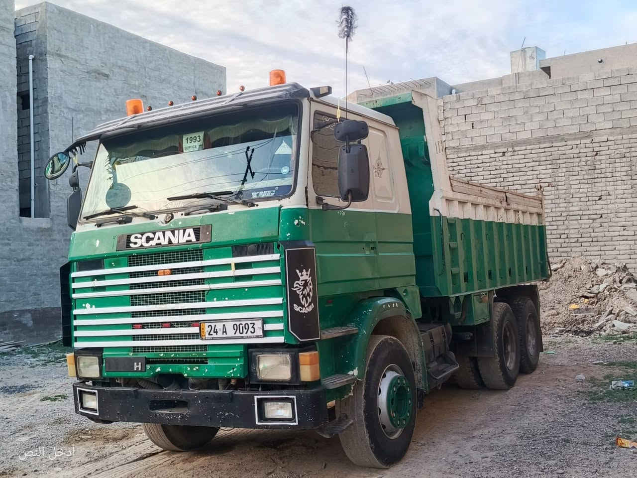 السلام عليكم
سكانيا113 بسمي شرط التحويل للبيع 

تدفئه شغاله 

محرك بي بخار بدون صرف 

كير شرط اكسل شرط 

شاصي شرط 

تخم تاير فوك النص عمر بس زوج بسنكل تعبان

بريكات كهربائيات كلها شغاله 
السعر:170وبيها مجال
السياره جوه الشغل 
غير متواجد ع الفيس
***********
