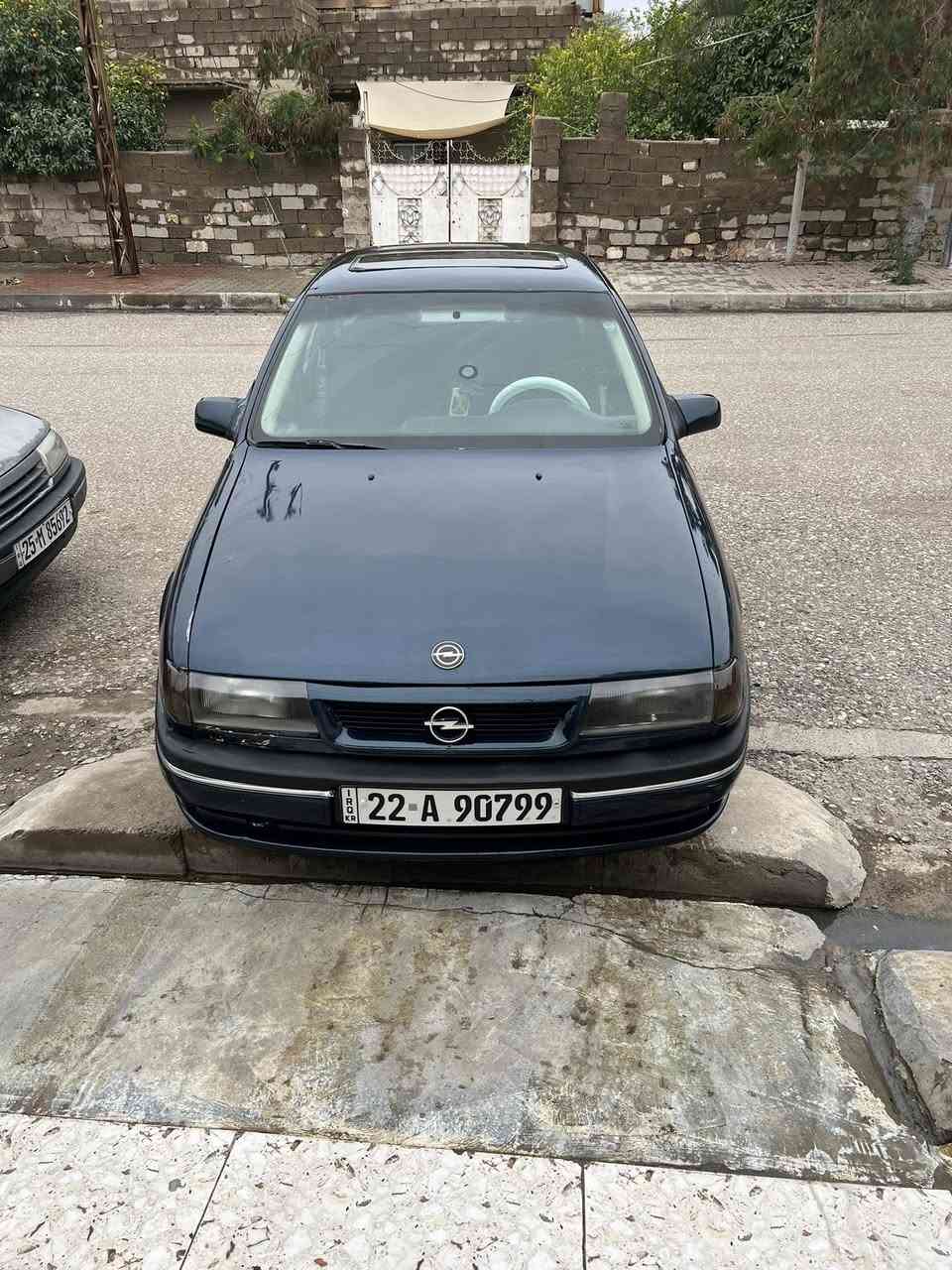 سلام عليكم اوبل فكتره موديل 1992مكينه حجم 18 صبغ جماليه  فتحه سقف دفتر بانزين مكينه كير شرط صدر  كله جديد بشرط سياره جاهزه مابيه أي نقص سعر 44بي مجال رقم ***********
