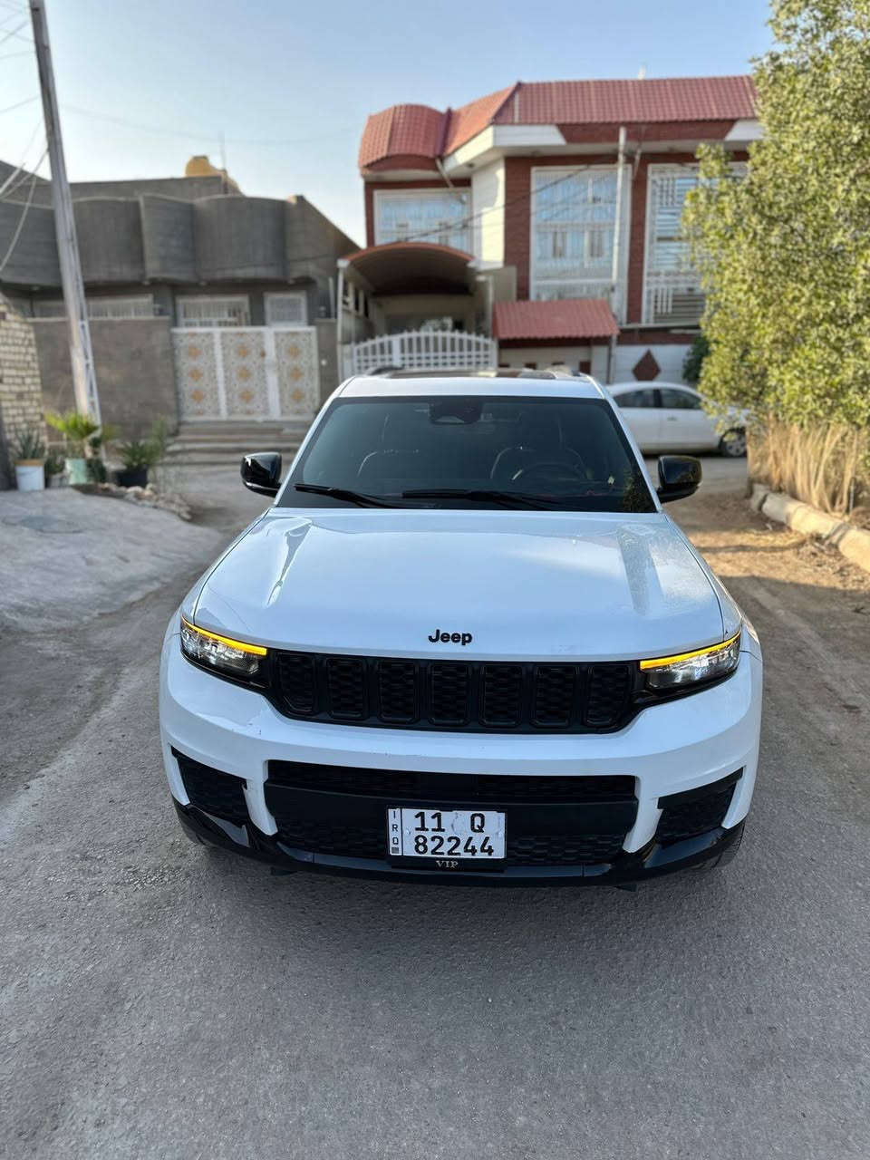 السلام عليكم 
للبيع جيب لاريدو موديل 2023
محرك 3600 V6
سياره مرقم بغداد 
 جديده أحلا من صور بهواي 
ماشية 31
مواصفات السيارة
* تشغيل عن بعد
* ردارات جانبية
* رادار امامي
* رادار خلفي
* حساسات خلفية
* توقف ذاتي
* كاميرا دوارة
* نقاط عمياء
* تحديد مسار
* قيادة شبه ذاتية
* كروس سرعه
* سايد بريك بصمة (كهرباء)
* ويل 20 
* شاحن لاسلكي
* ابل كار بلي
* كشن كهرباء
* هيترات بلكشن
* هيتر بالستيرن
* كشن خلفي منفصل Vip
* تبريد 3 قطع 
* صندوك كهرباء
* سياره 7 راكب  منفصل 
* فتحه سقف 
* لايت زينون بلادي
السيارة حادث جانبي  
بيبان 2 امبدل نفس لون 
جاملغات خلفي وامامي صبغ
مكان السيارة بابل
سعر 240 وبيه مجال 

الاستفسار 
***********
