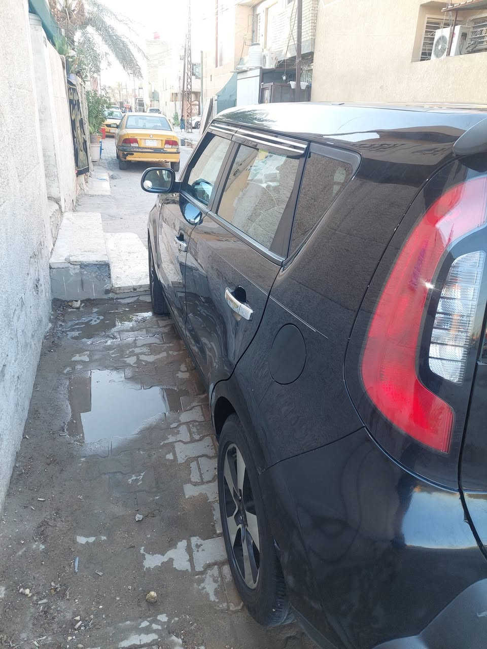 مستعجل على البيع
مكان السياره بغداد البياع الشرطه الخامسه قرب جامع الكبيسي 
***********
السلام عليكم 
من رخصه الادمن للبيع سياره كيا صول موديل٢٠١٦كيراوتوماتيك لون اسود محرك ١٦٠٠ GDI
مواصفات عاديه للبيع مستعجل على البيع رقم بغداد للبيع رقم الهاتف ***********راسلني وات ساب اوواتصل نتفاهم على سعرها مكان السياره بغداد البياع الشرطه الخامسه قرب جامع الكبيسي
