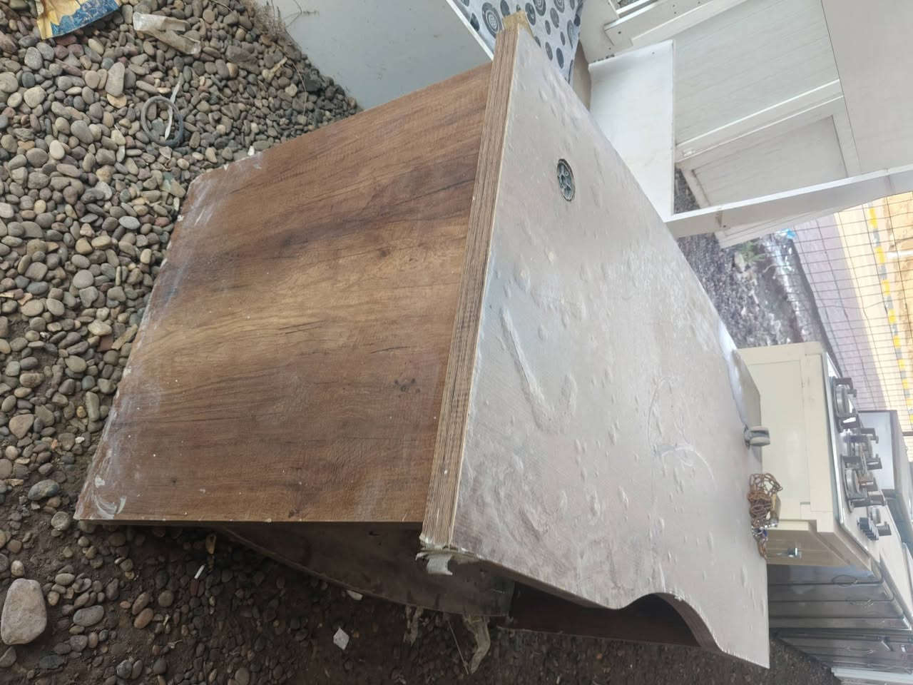 غراض نظيفه للبيع العنوان كياره للاستفسار الاتصال على الرقم التالي ***********
