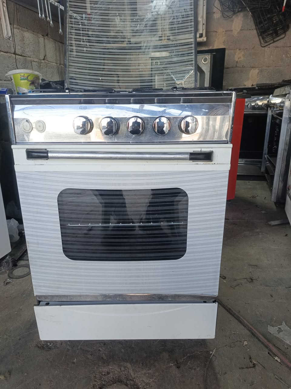 طباخ مصري للبيع الباب الاول مكفول نار وفرن ونظافة العنوان كربلاء الامن الداخلي الشارع العام مقابيل فرن الصمون الؤلؤه الشراي يتصل على الرقم ***********
