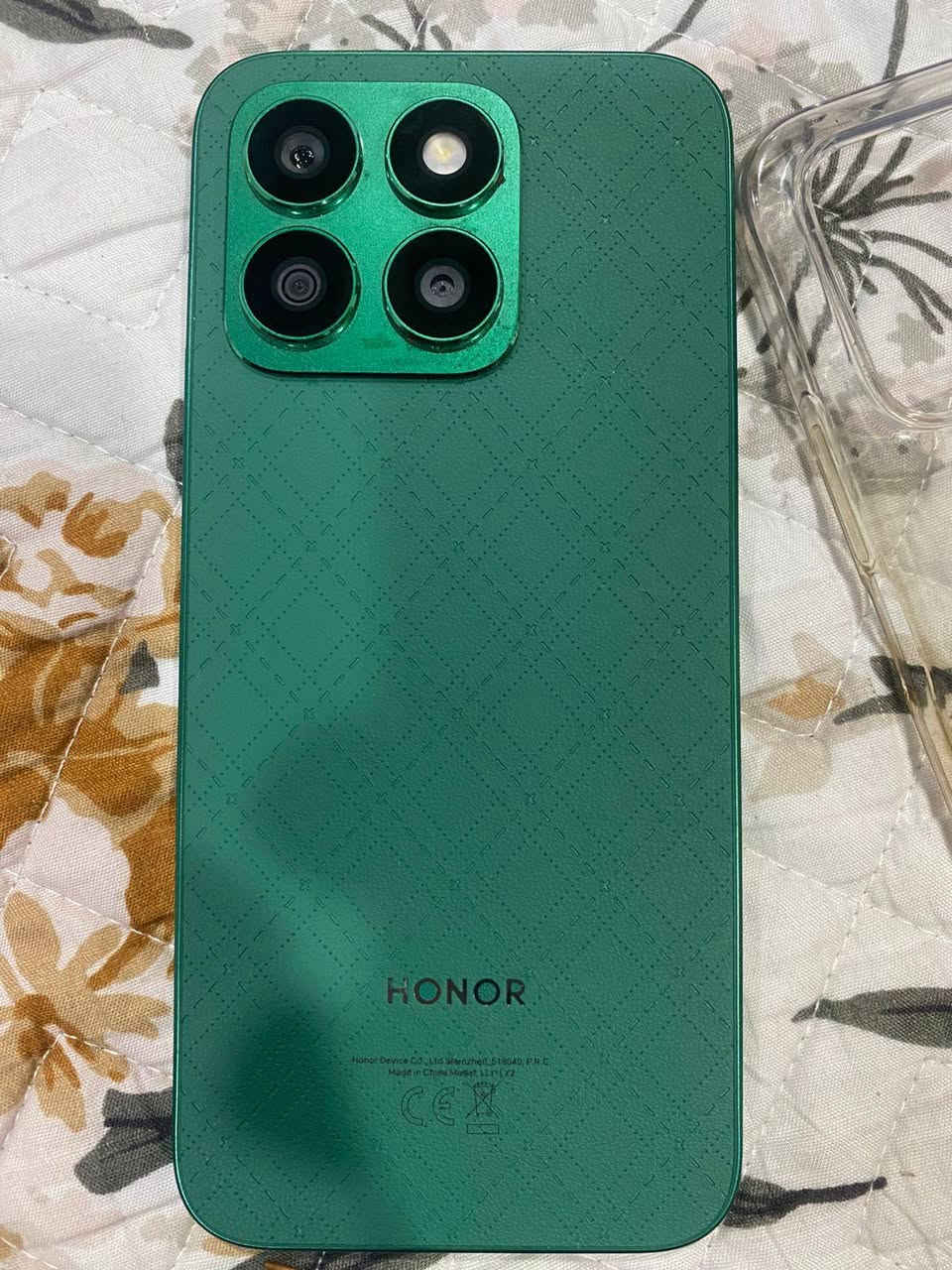 السلام عليكم عندي هونر x8b جديد جهاز كلش حلو بوبجي كامرا شاشه OLED ١٢٠
*********** وات ساب
